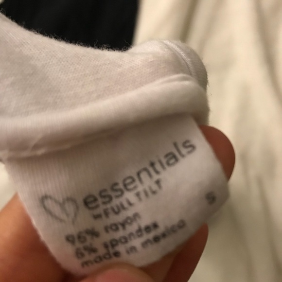 White crop halter top - Picture 3 of 3